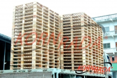 MINI-LOSCAM WOOD PALLETS